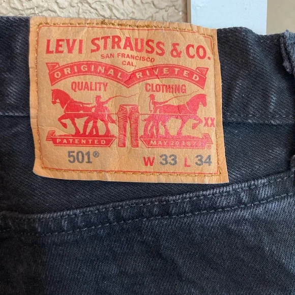 Men’s Levi Strauss 501 Jeans.  Size 33W x 34L. - Picture 4 of 5